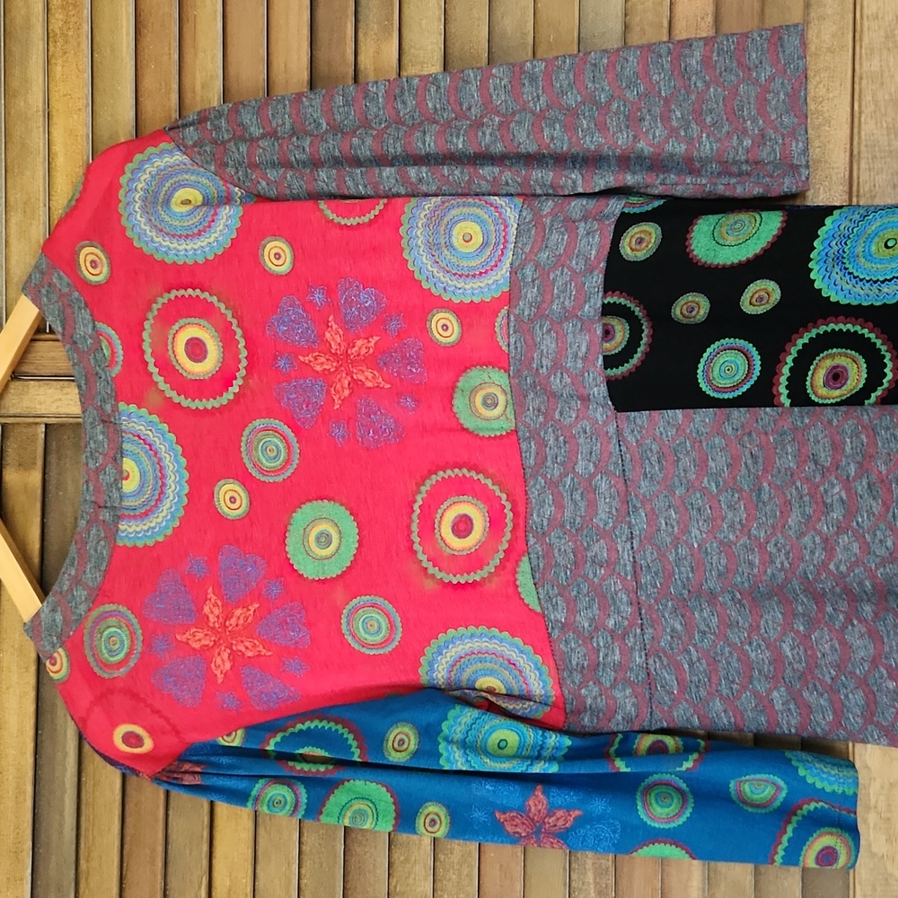 The Pyramid Collection Dress - Picture 3 of 11